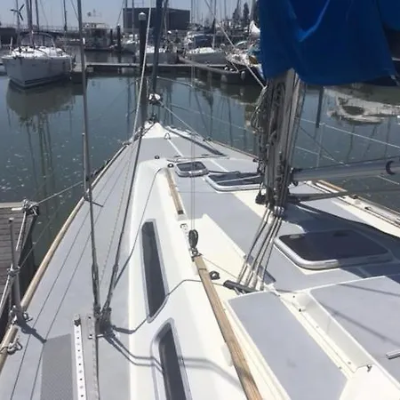 Great Expectations Botel